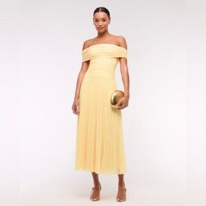 Abercrombie & Fitch Light Yellow Maxi Dress